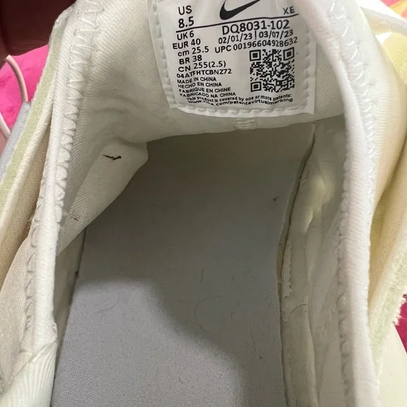 X SOLD X Nike off white Huaraches- worn one time - Picture 9 of 9